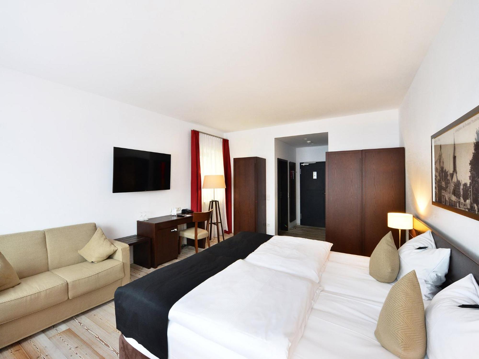 DORMERO Room